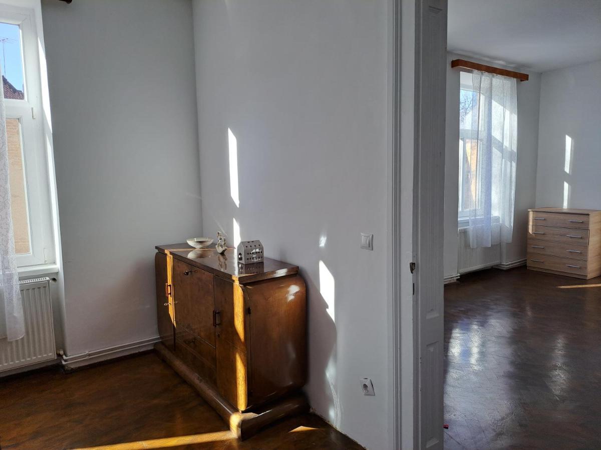 Cozy Apartment In The Heart Of Sibiu Exterior foto